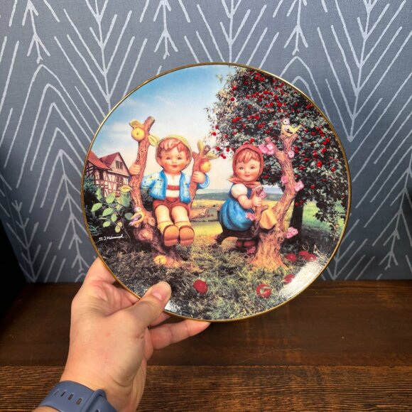 Vintage Hummel Apple Tree Boy and Girl Plate Little Companions Danbury Mint 1980 - Picture 6 of 11